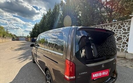 Mercedes-Benz V-Класс, 2017 год, 5 200 000 рублей, 10 фотография