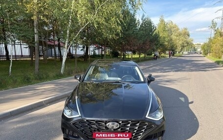 Hyundai Sonata VIII, 2019 год, 2 000 000 рублей, 2 фотография