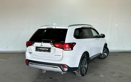 Mitsubishi Outlander III рестайлинг 3, 2019 год, 2 050 000 рублей, 6 фотография
