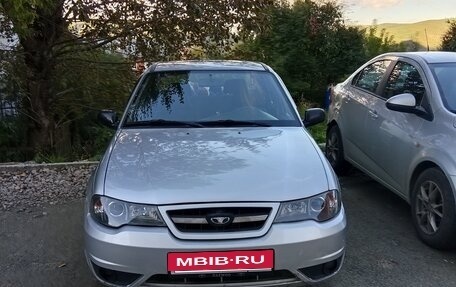 Daewoo Nexia I рестайлинг, 2010 год, 120 000 рублей, 3 фотография