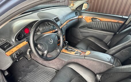 Mercedes-Benz E-Класс, 2005 год, 820 000 рублей, 9 фотография