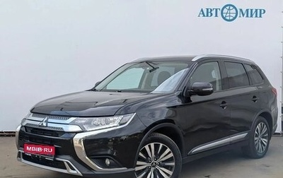 Mitsubishi Outlander III рестайлинг 3, 2019 год, 2 089 000 рублей, 1 фотография