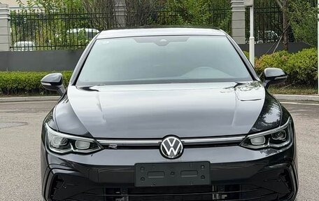 Volkswagen Golf VIII, 2023 год, 2 048 000 рублей, 2 фотография
