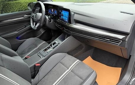 Volkswagen Golf VIII, 2023 год, 2 048 000 рублей, 14 фотография