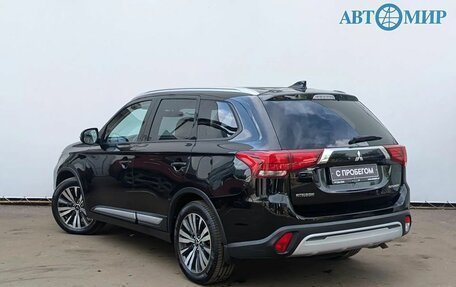 Mitsubishi Outlander III рестайлинг 3, 2019 год, 2 089 000 рублей, 7 фотография