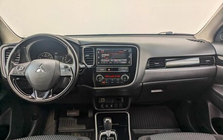 Mitsubishi Outlander III рестайлинг 3, 2019 год, 2 089 000 рублей, 9 фотография