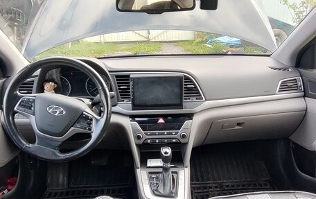 Hyundai Elantra VI рестайлинг, 2018 год, 1 250 000 рублей, 4 фотография
