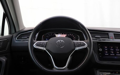 Volkswagen Tiguan II, 2021 год, 3 300 000 рублей, 15 фотография