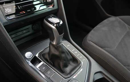 Volkswagen Tiguan II, 2021 год, 3 300 000 рублей, 19 фотография