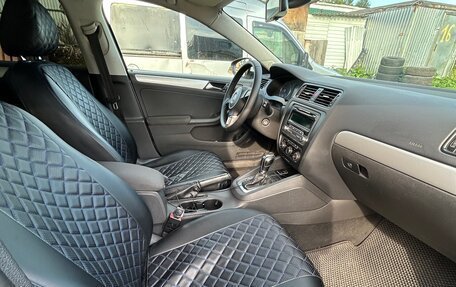 Volkswagen Jetta VI, 2012 год, 950 000 рублей, 5 фотография
