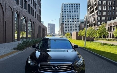 Infiniti QX70, 2014 год, 2 250 000 рублей, 2 фотография