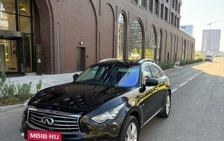 Infiniti QX70, 2014 год, 2 250 000 рублей, 4 фотография