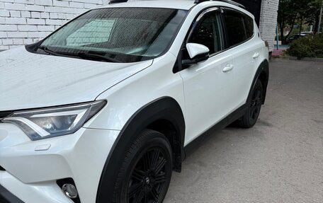 Toyota RAV4, 2018 год, 2 850 000 рублей, 4 фотография