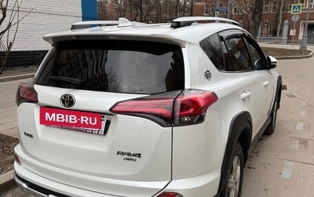 Toyota RAV4, 2018 год, 2 850 000 рублей, 10 фотография