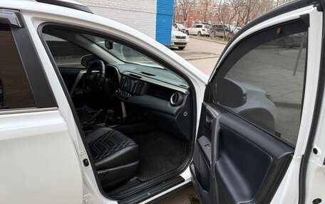 Toyota RAV4, 2018 год, 2 850 000 рублей, 11 фотография
