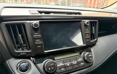 Toyota RAV4, 2018 год, 2 850 000 рублей, 13 фотография