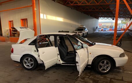Audi A4, 1997 год, 300 000 рублей, 3 фотография