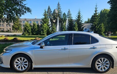Toyota Camry, 2019 год, 2 420 000 рублей, 3 фотография