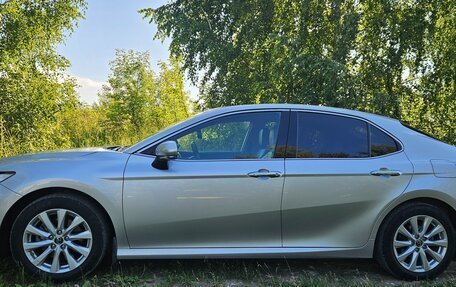 Toyota Camry, 2019 год, 2 420 000 рублей, 8 фотография
