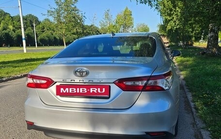 Toyota Camry, 2019 год, 2 420 000 рублей, 4 фотография