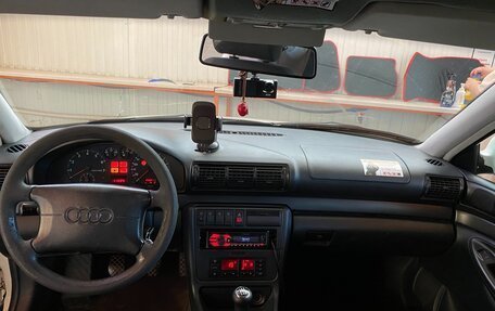 Audi A4, 1997 год, 300 000 рублей, 9 фотография