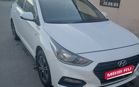 Hyundai Solaris II рестайлинг, 2018 год, 800 000 рублей, 4 фотография