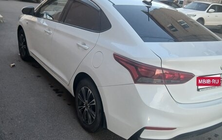 Hyundai Solaris II рестайлинг, 2018 год, 800 000 рублей, 8 фотография