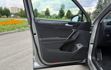 Volkswagen Tiguan II, 2020 год, 2 300 000 рублей, 17 фотография