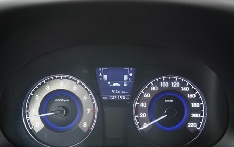 Hyundai Solaris II рестайлинг, 2011 год, 740 000 рублей, 13 фотография