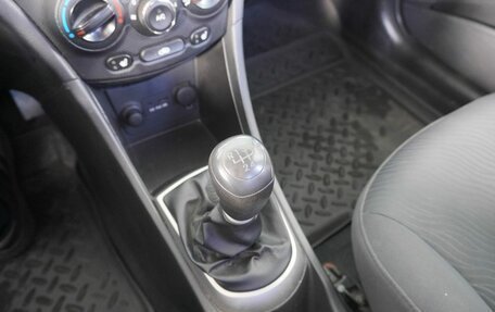 Hyundai Solaris II рестайлинг, 2011 год, 740 000 рублей, 14 фотография
