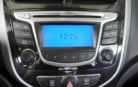 Hyundai Solaris II рестайлинг, 2011 год, 740 000 рублей, 16 фотография