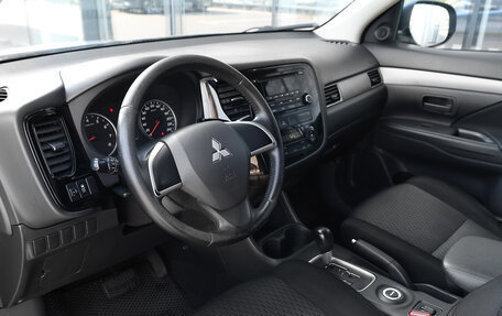 Mitsubishi Outlander III рестайлинг 3, 2013 год, 1 249 000 рублей, 14 фотография