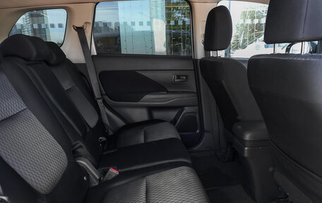 Mitsubishi Outlander III рестайлинг 3, 2013 год, 1 249 000 рублей, 10 фотография