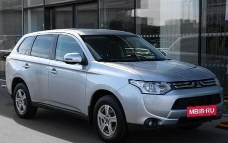 Mitsubishi Outlander III рестайлинг 3, 2013 год, 1 249 000 рублей, 3 фотография