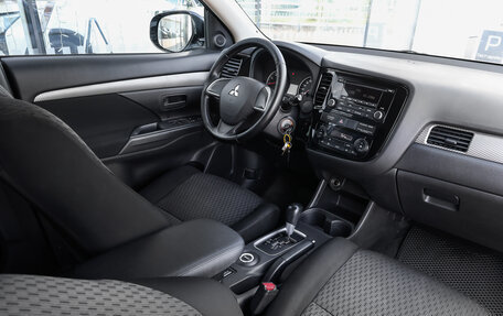 Mitsubishi Outlander III рестайлинг 3, 2013 год, 1 249 000 рублей, 9 фотография
