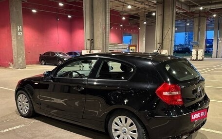 BMW 1 серия, 2008 год, 730 000 рублей, 2 фотография