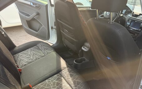 Skoda Rapid I, 2018 год, 1 370 000 рублей, 8 фотография