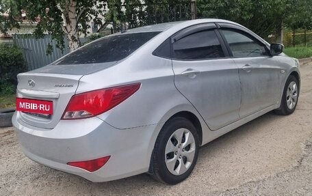 Hyundai Solaris II рестайлинг, 2015 год, 990 000 рублей, 4 фотография