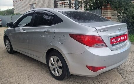 Hyundai Solaris II рестайлинг, 2015 год, 990 000 рублей, 5 фотография