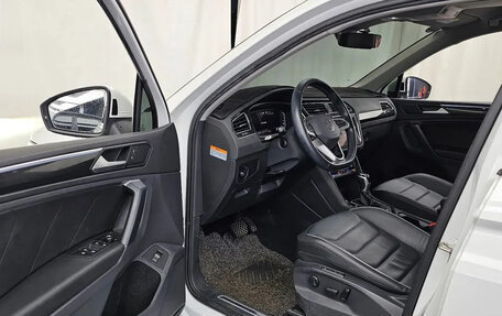 Volkswagen Tiguan II, 2022 год, 3 678 000 рублей, 5 фотография