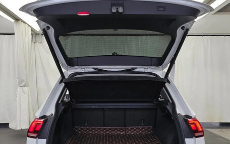 Volkswagen Tiguan II, 2022 год, 3 678 000 рублей, 13 фотография
