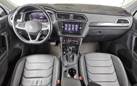 Volkswagen Tiguan II, 2022 год, 3 678 000 рублей, 6 фотография