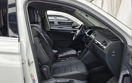 Volkswagen Tiguan II, 2022 год, 3 678 000 рублей, 11 фотография
