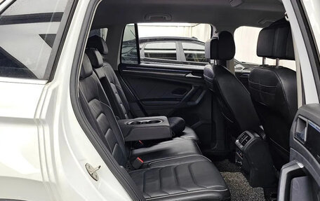 Volkswagen Tiguan II, 2022 год, 3 678 000 рублей, 12 фотография