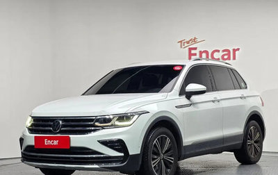 Volkswagen Tiguan II, 2022 год, 3 678 000 рублей, 1 фотография