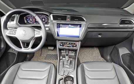 Volkswagen Tiguan II, 2021 год, 3 198 000 рублей, 7 фотография
