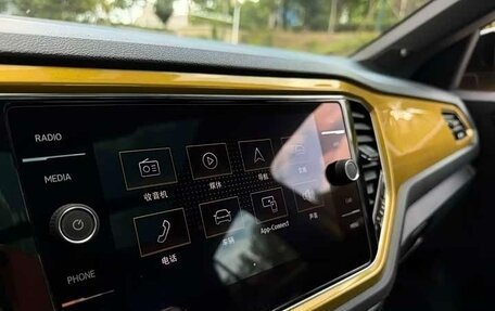 Volkswagen T-Roc I, 2018 год, 1 560 002 рублей, 15 фотография