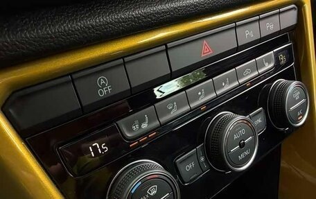 Volkswagen T-Roc I, 2018 год, 1 560 002 рублей, 13 фотография