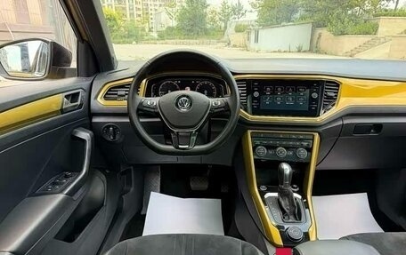 Volkswagen T-Roc I, 2018 год, 1 560 002 рублей, 11 фотография