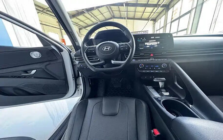 Hyundai Elantra, 2023 год, 1 245 000 рублей, 9 фотография